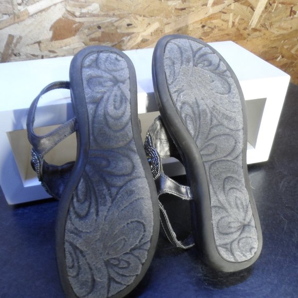 Kenneth Cole Reaction Glamathon Flat Sandals - Size 7 M - Picture 6 of 7